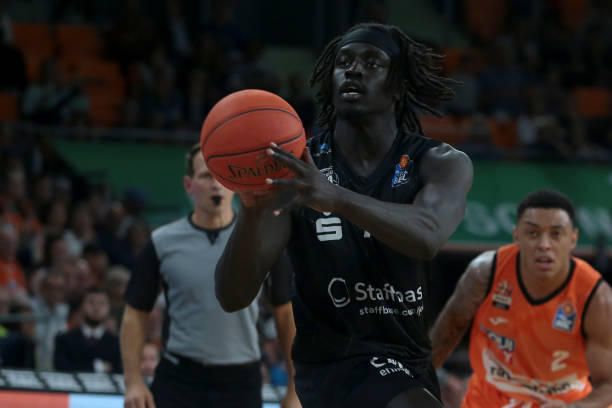 在如今竞争 在如今竞争